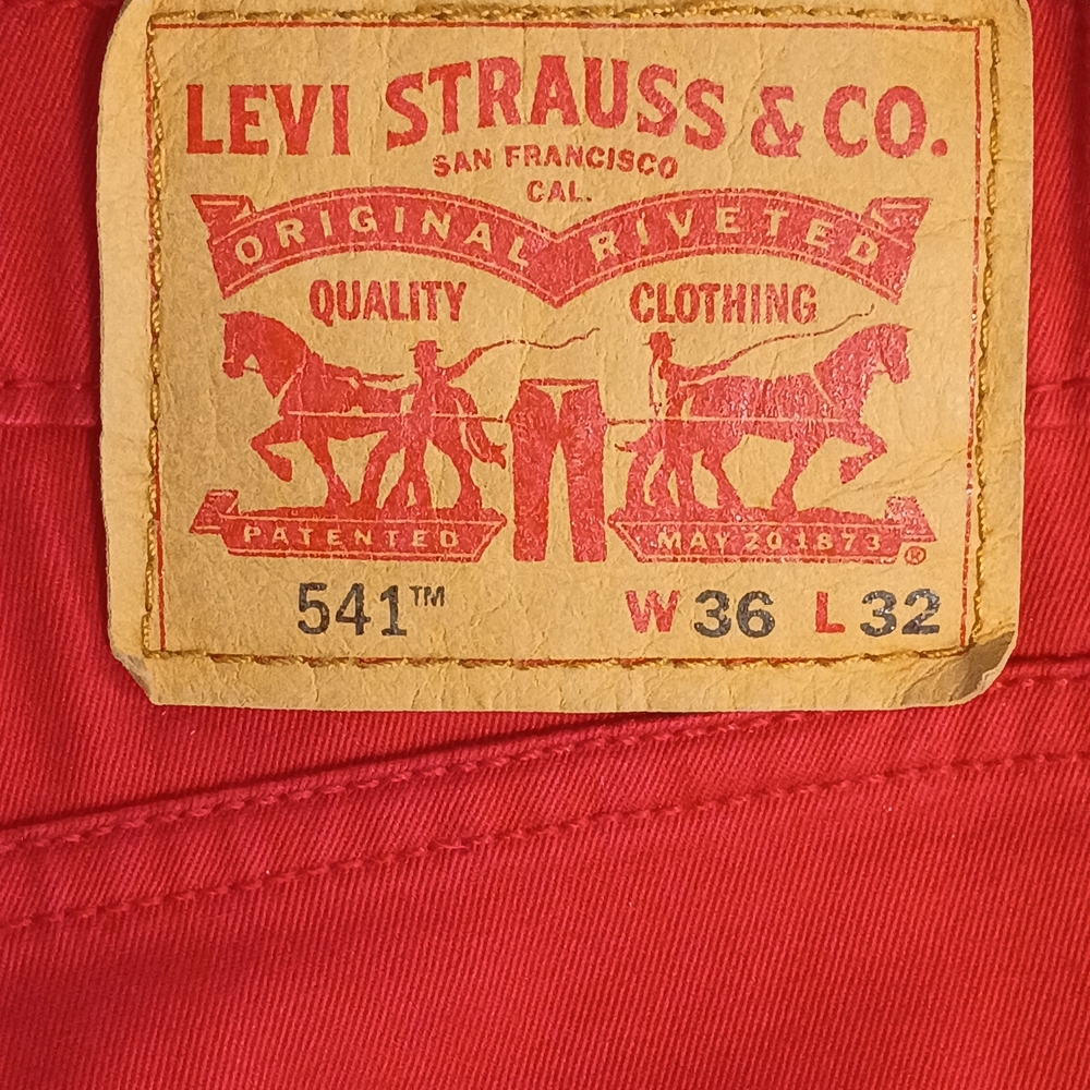 Levi's Bright Red Slim Mens 36x32 Jeans. Like New!  I've Only Worn Twice. - Picture 2 of 4